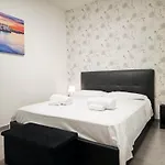 Raggio Di Sole 3 게스트하우스 바리